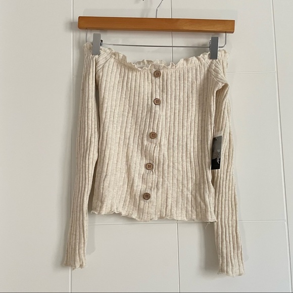 3/$25 Ardene Off the Shoulder Longsleeve Top - Picture 1 of 3